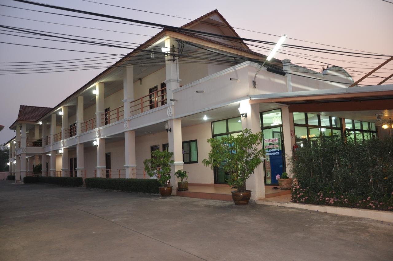 Poon Suk Hotel Kabin Buri Bagian luar foto