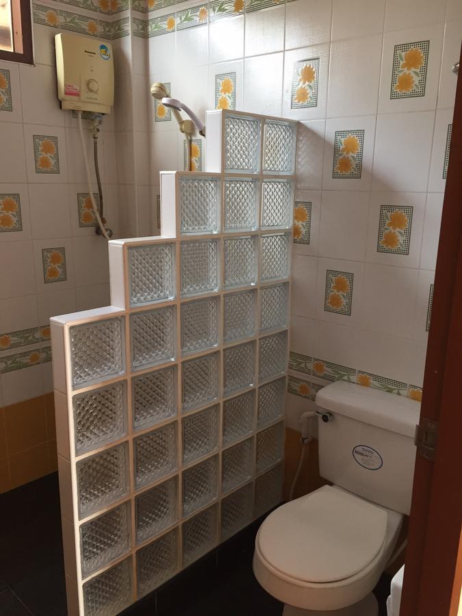 Poon Suk Hotel Kabin Buri Bagian luar foto