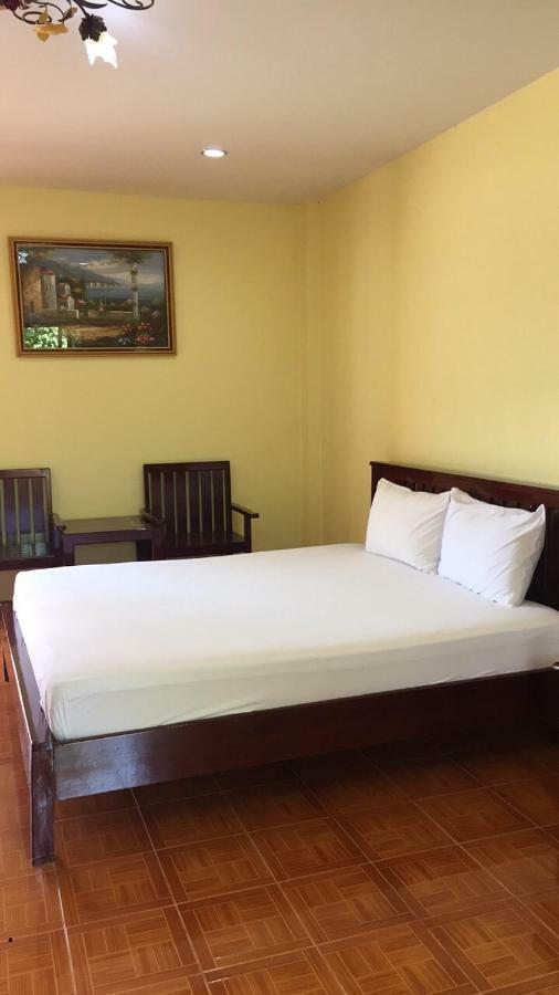 Poon Suk Hotel Kabin Buri Bagian luar foto