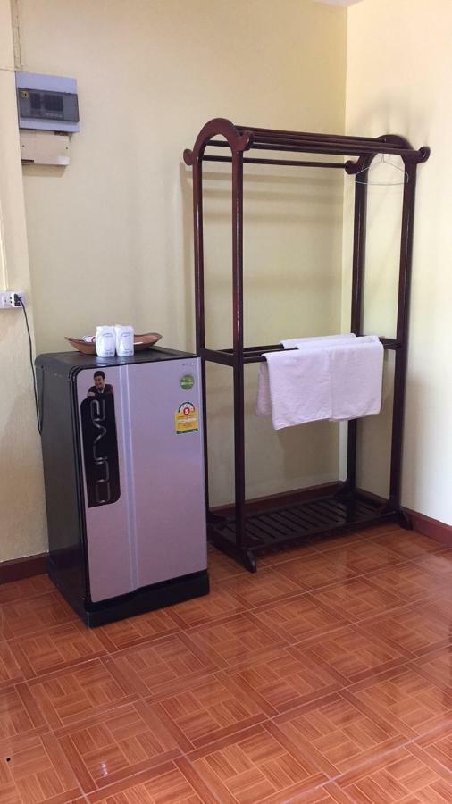 Poon Suk Hotel Kabin Buri Bagian luar foto