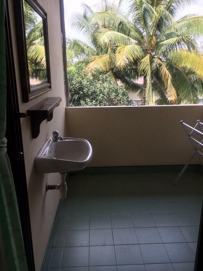 Poon Suk Hotel Kabin Buri Bagian luar foto