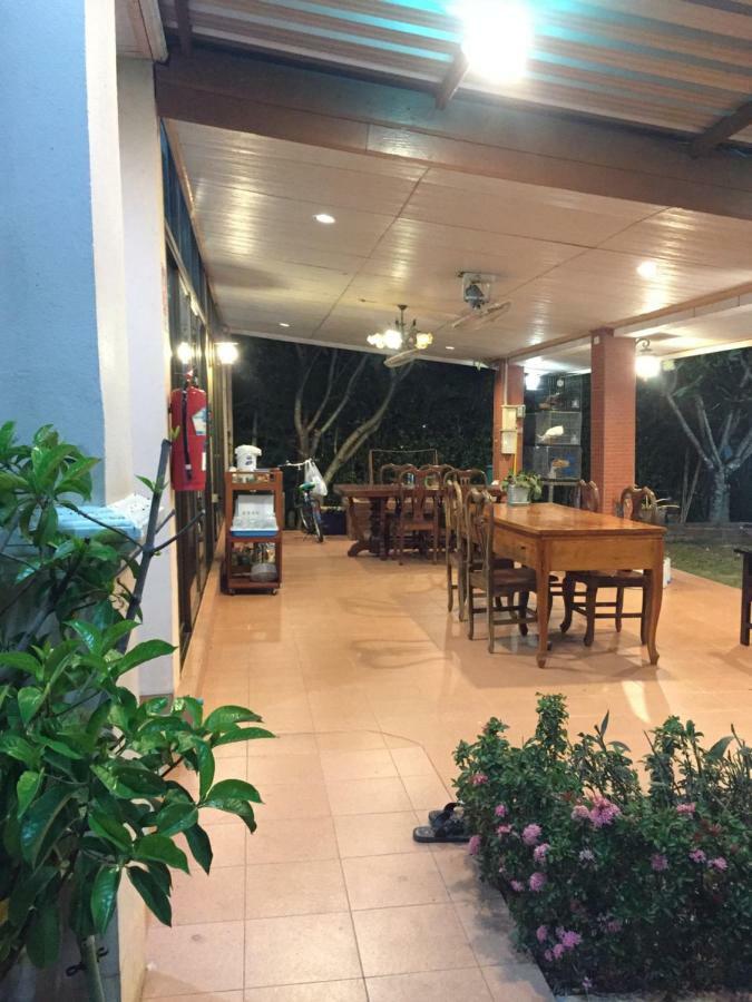 Poon Suk Hotel Kabin Buri Bagian luar foto