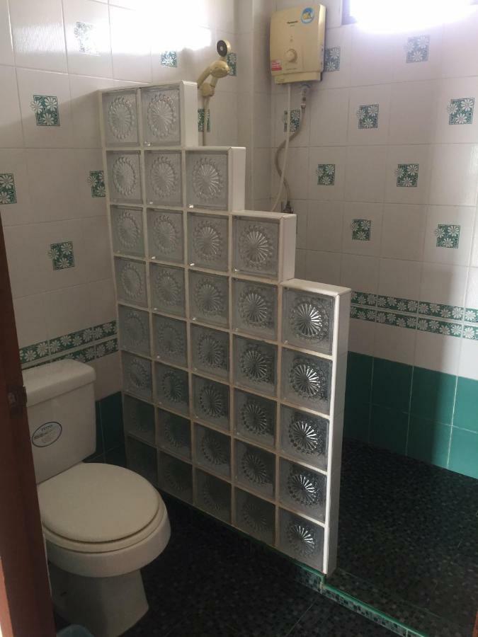 Poon Suk Hotel Kabin Buri Bagian luar foto